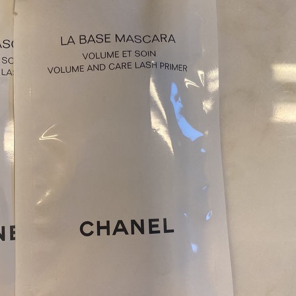 Volume and lash primer from Chanel👁️! - Picture 2 of 2
